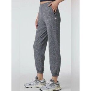 Vuori Boyfriend Jogger Pants Womens L Granite Gray Dream Knit High Rise VW457